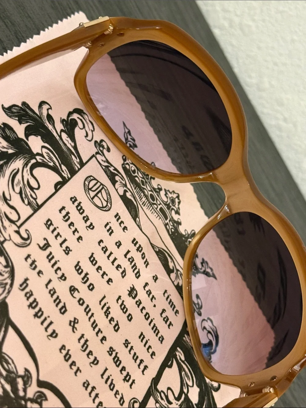 Juicy Couture Gold Oversized Sunglasses with Pink Case and Cloth